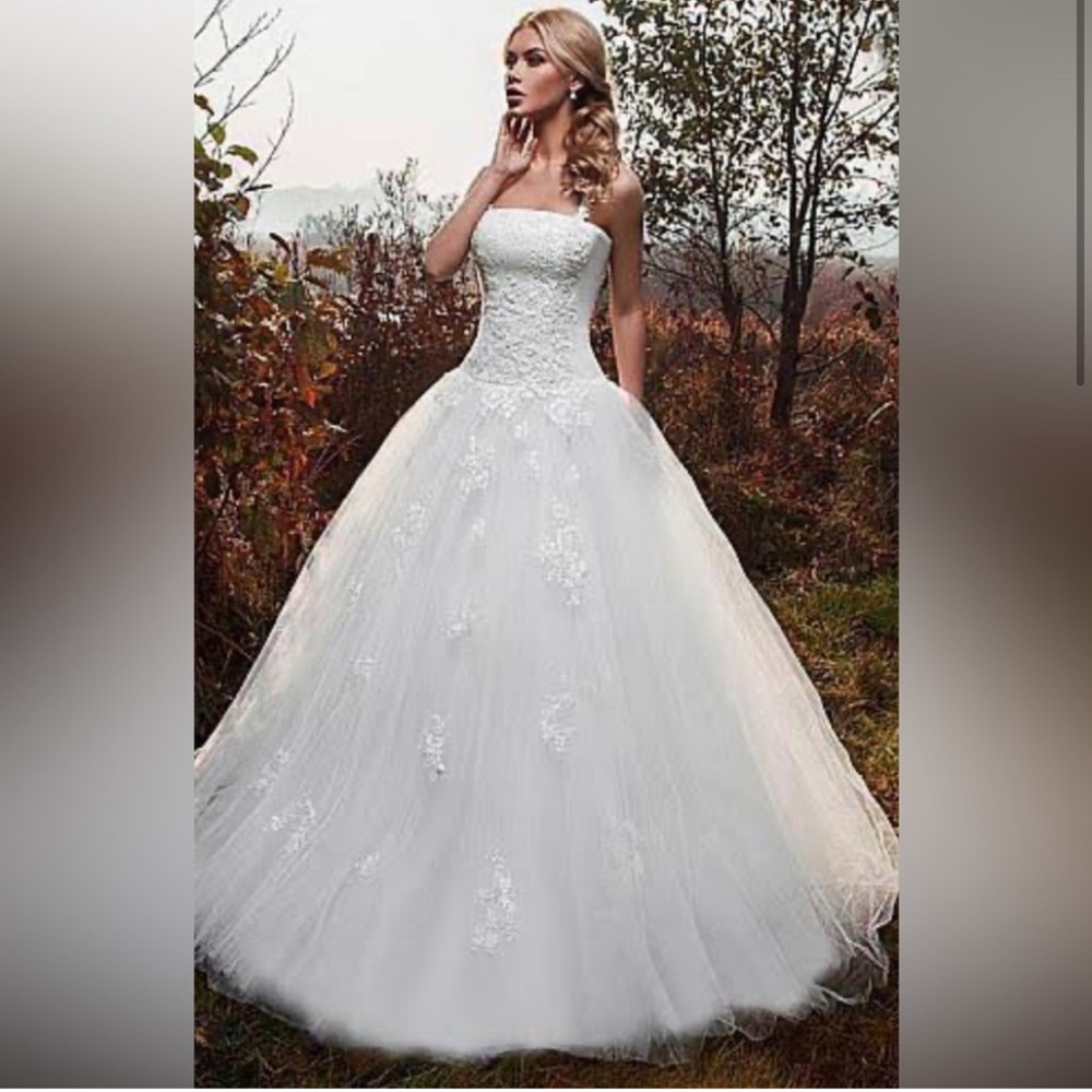 Oleg Cassini Wedding Dress; Style 9004, White | Size 6